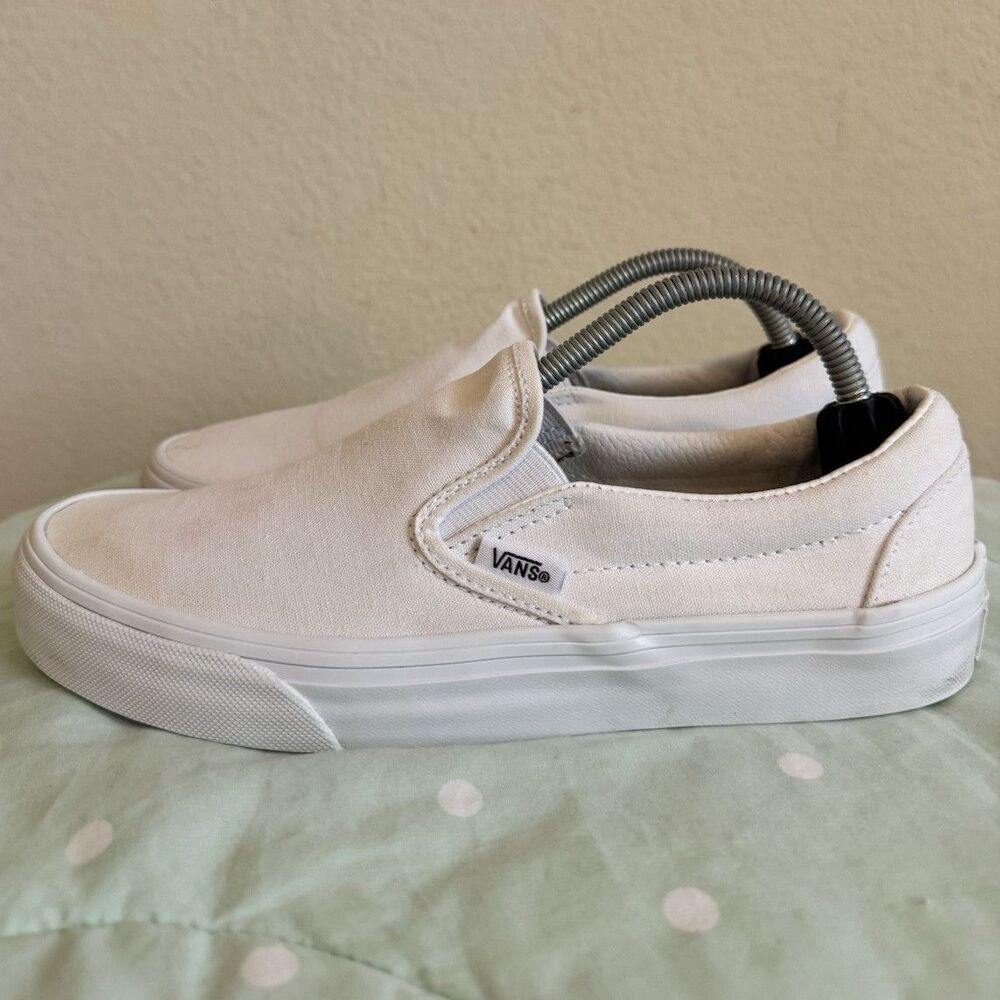 Vans Classic Slip-On Womens White Canvas Sneakers US 7.5 EU 38 Round Toe